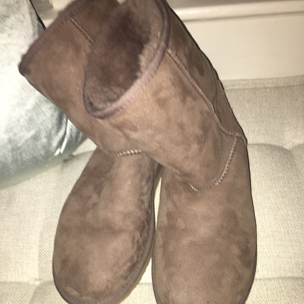 comfy uggs! - Picture 2 of 6
